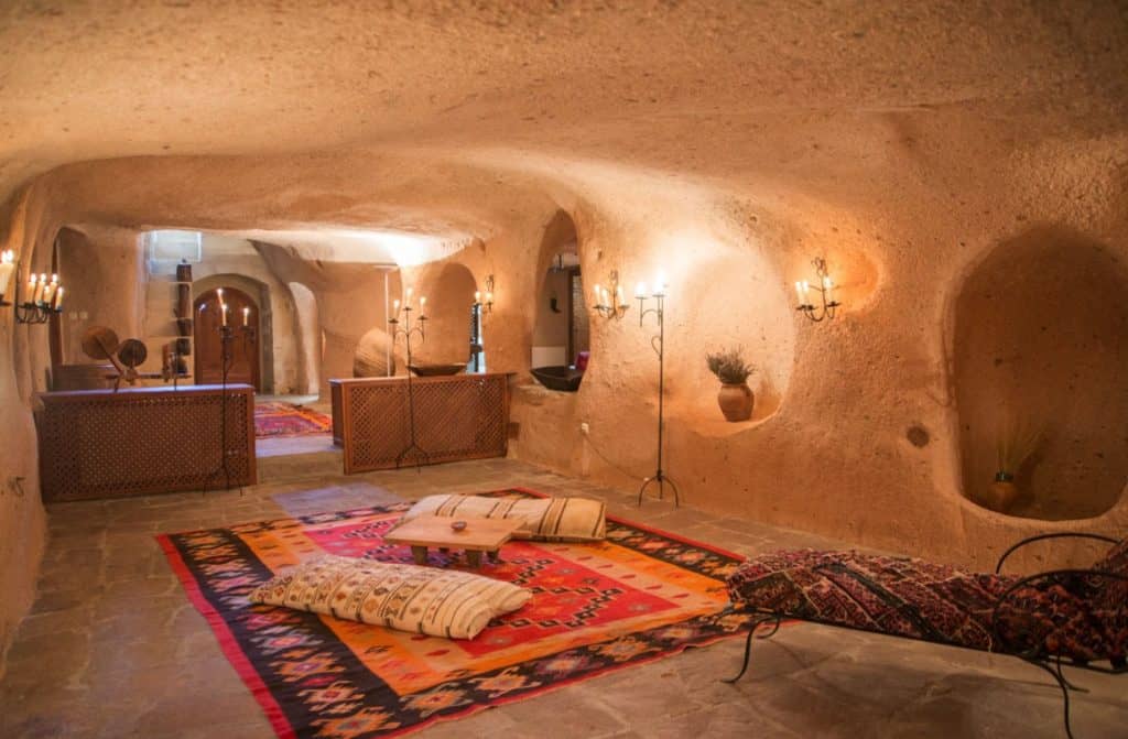 Charming Les Maisons de Cappadoce with unique architecture in a picturesque setting.